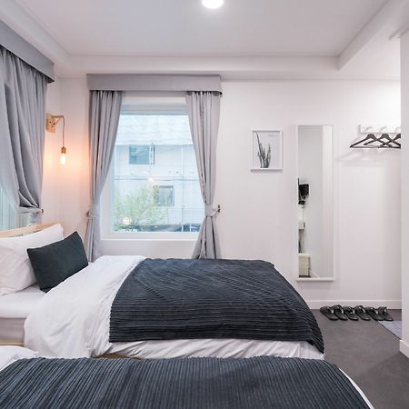 Отель Mono House Hongdae 2 Сеул Экстерьер фото