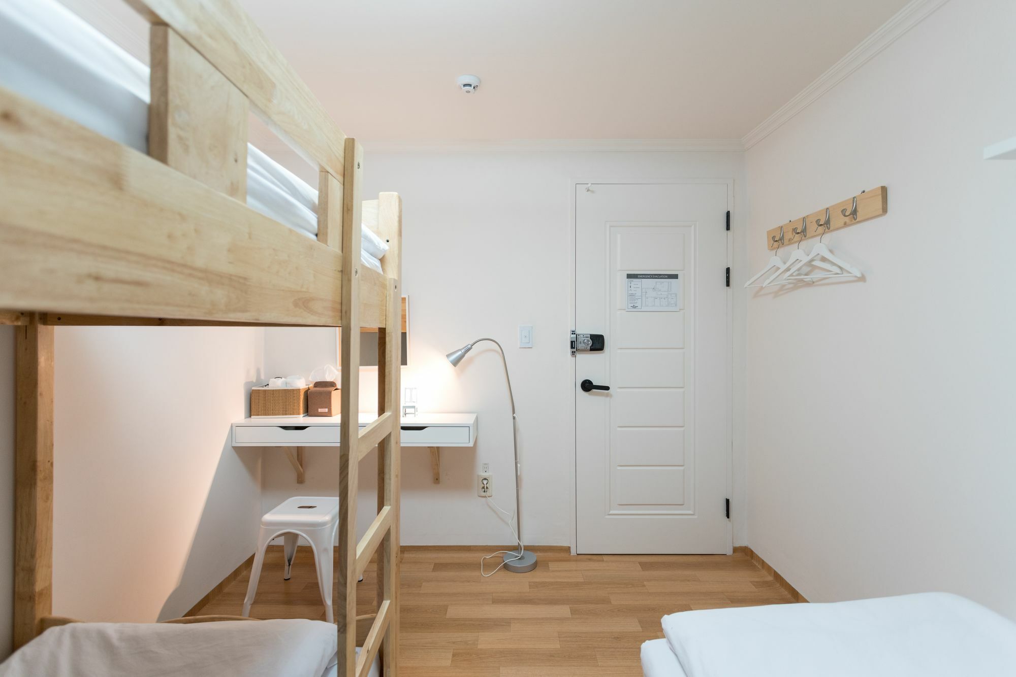 Отель Mono House Hongdae 2 Сеул Экстерьер фото