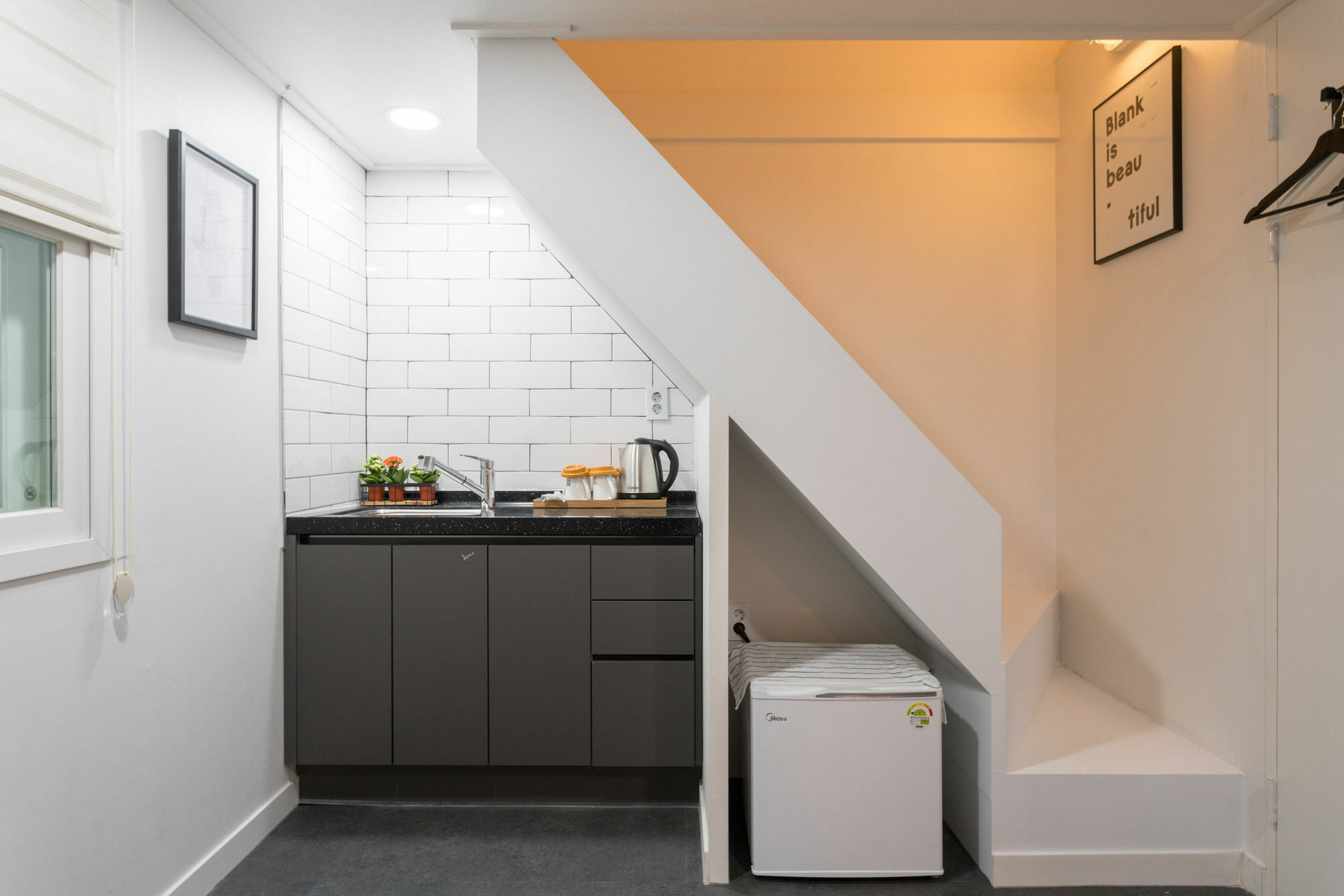 Отель Mono House Hongdae 2 Сеул Экстерьер фото