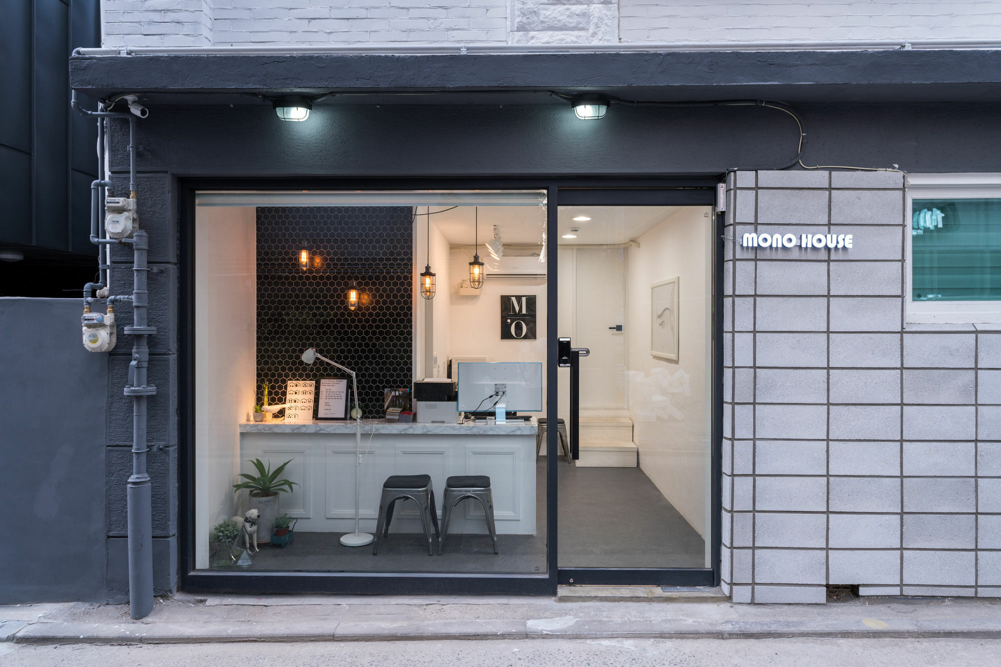 Отель Mono House Hongdae 2 Сеул Экстерьер фото