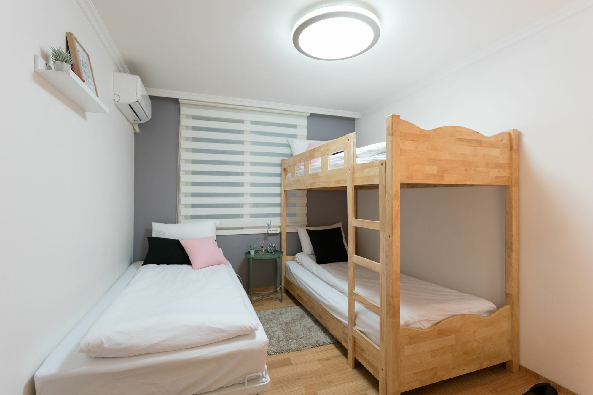 Отель Mono House Hongdae 2 Сеул Экстерьер фото