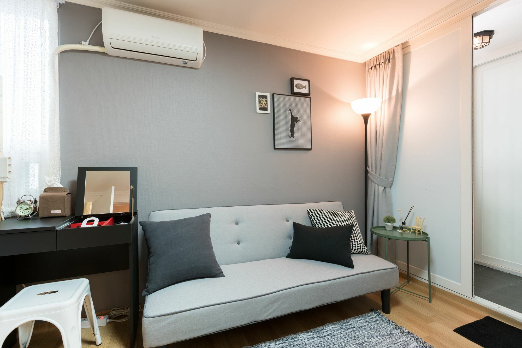 Отель Mono House Hongdae 2 Сеул Экстерьер фото