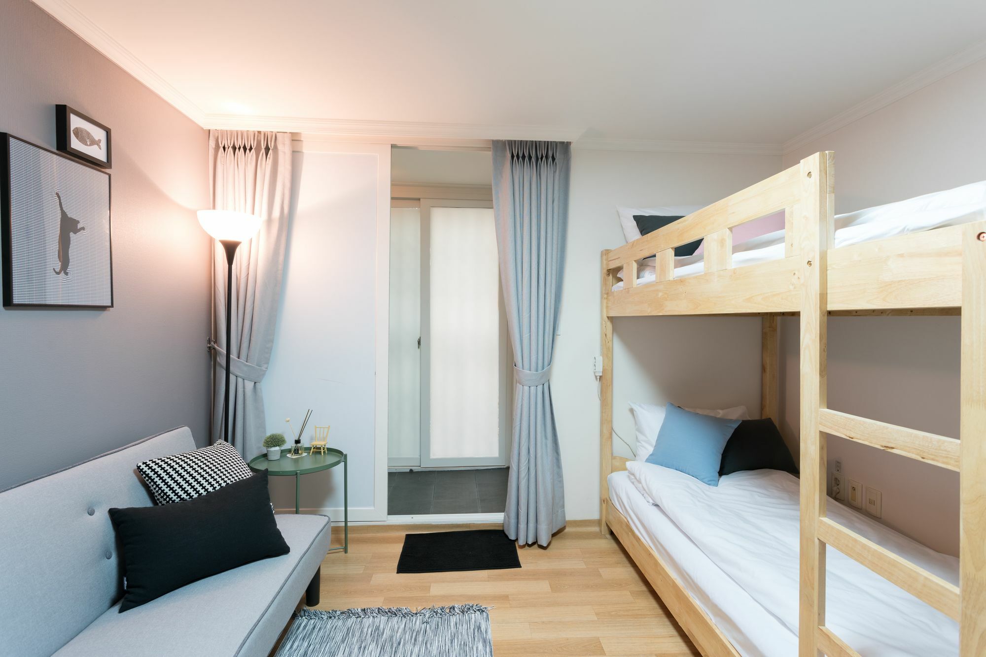 Отель Mono House Hongdae 2 Сеул Экстерьер фото