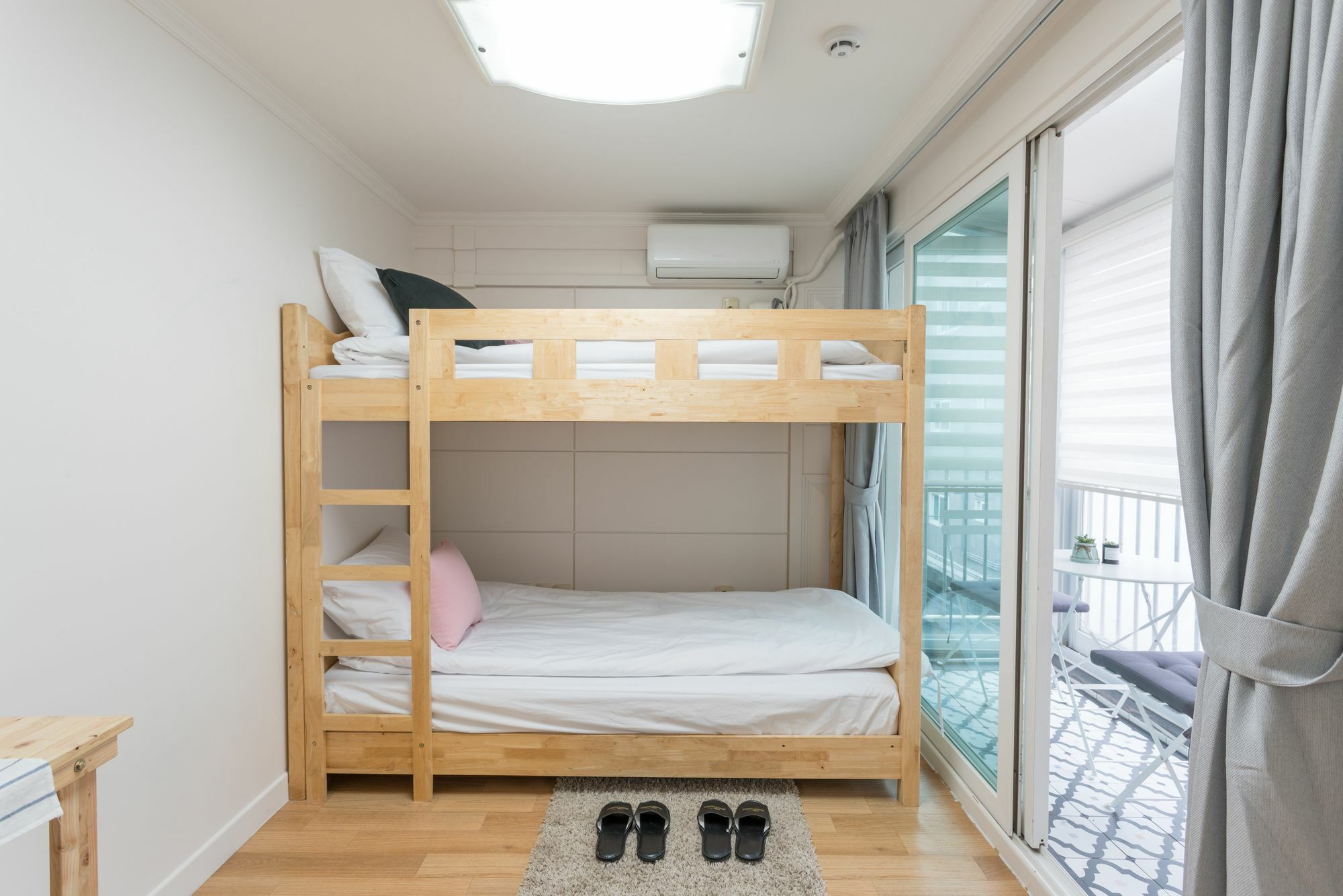 Отель Mono House Hongdae 2 Сеул Экстерьер фото