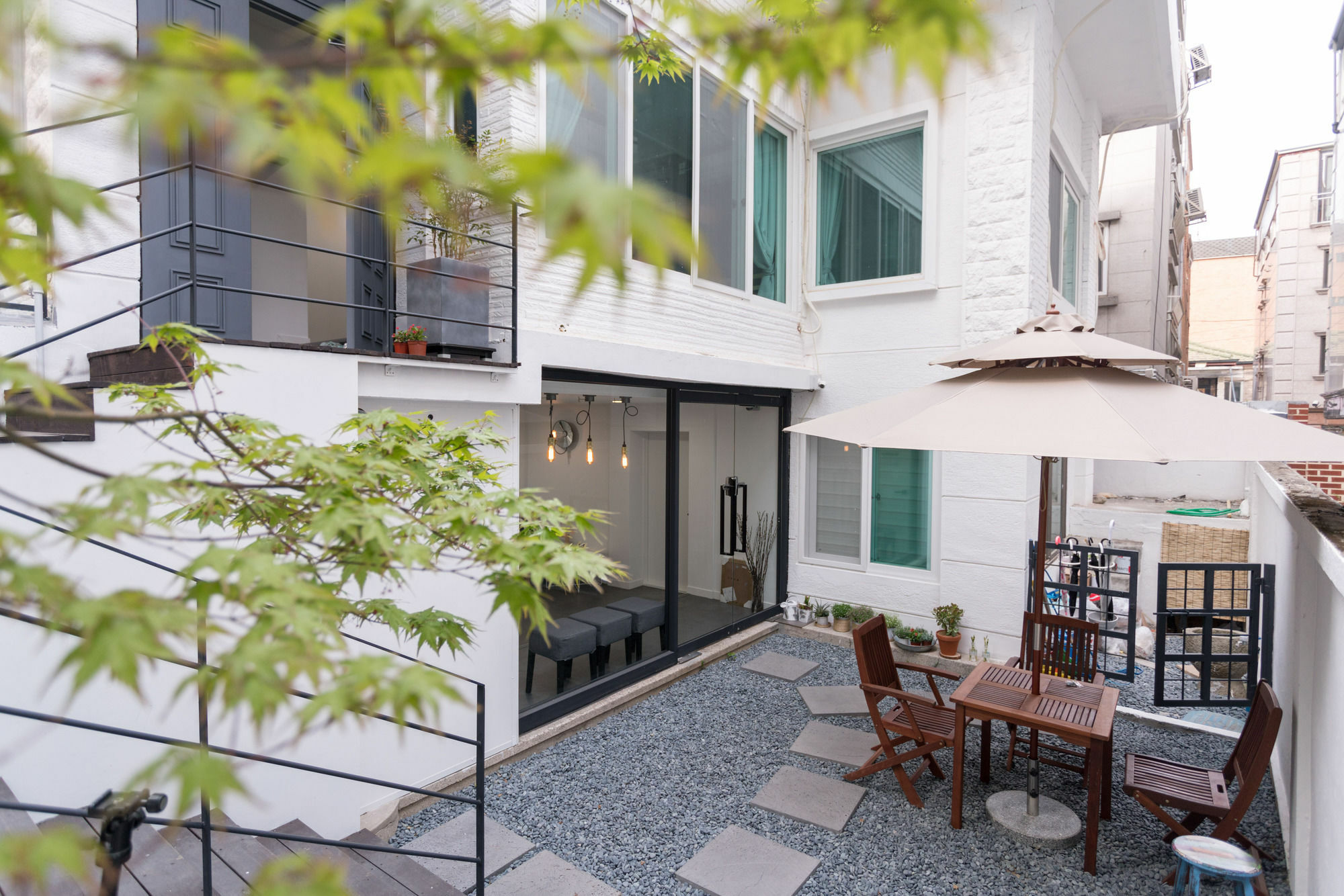 Отель Mono House Hongdae 2 Сеул Экстерьер фото