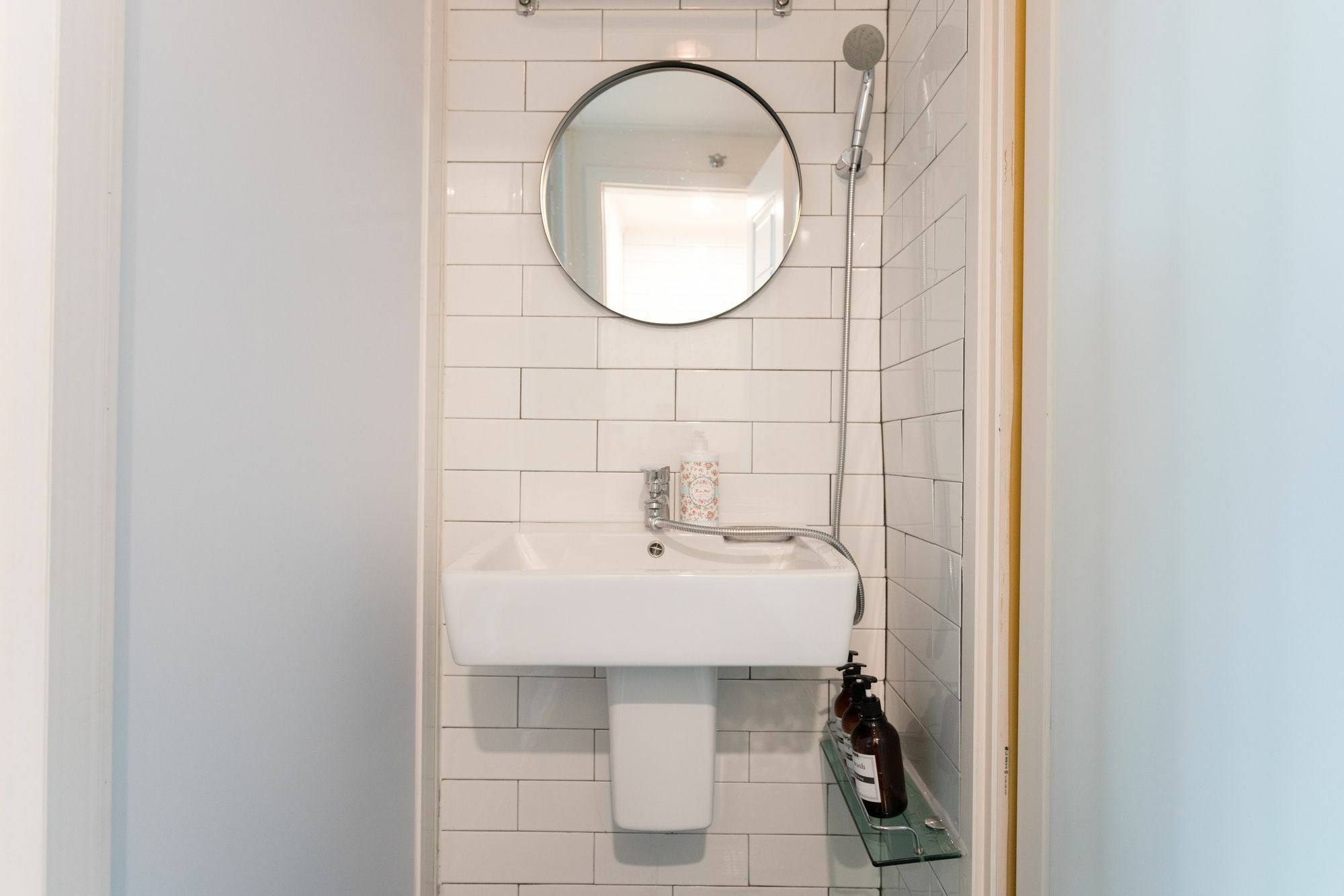 Отель Mono House Hongdae 2 Сеул Экстерьер фото