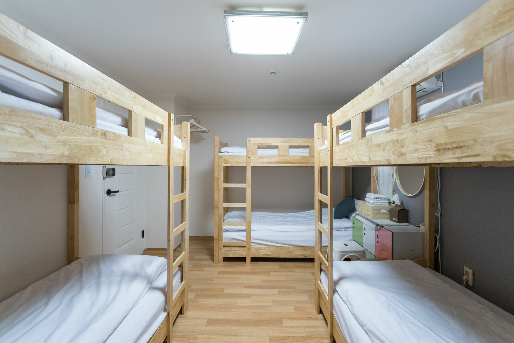Отель Mono House Hongdae 2 Сеул Экстерьер фото