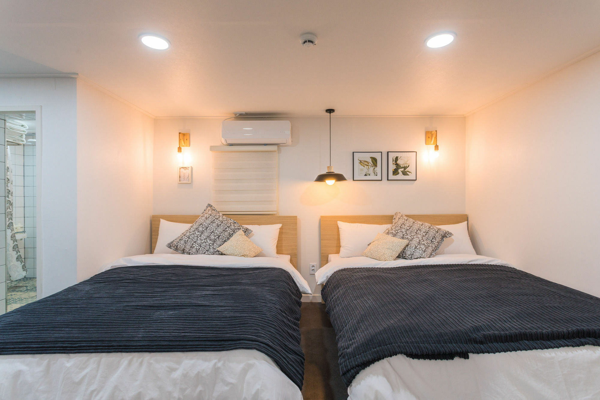 Отель Mono House Hongdae 2 Сеул Экстерьер фото