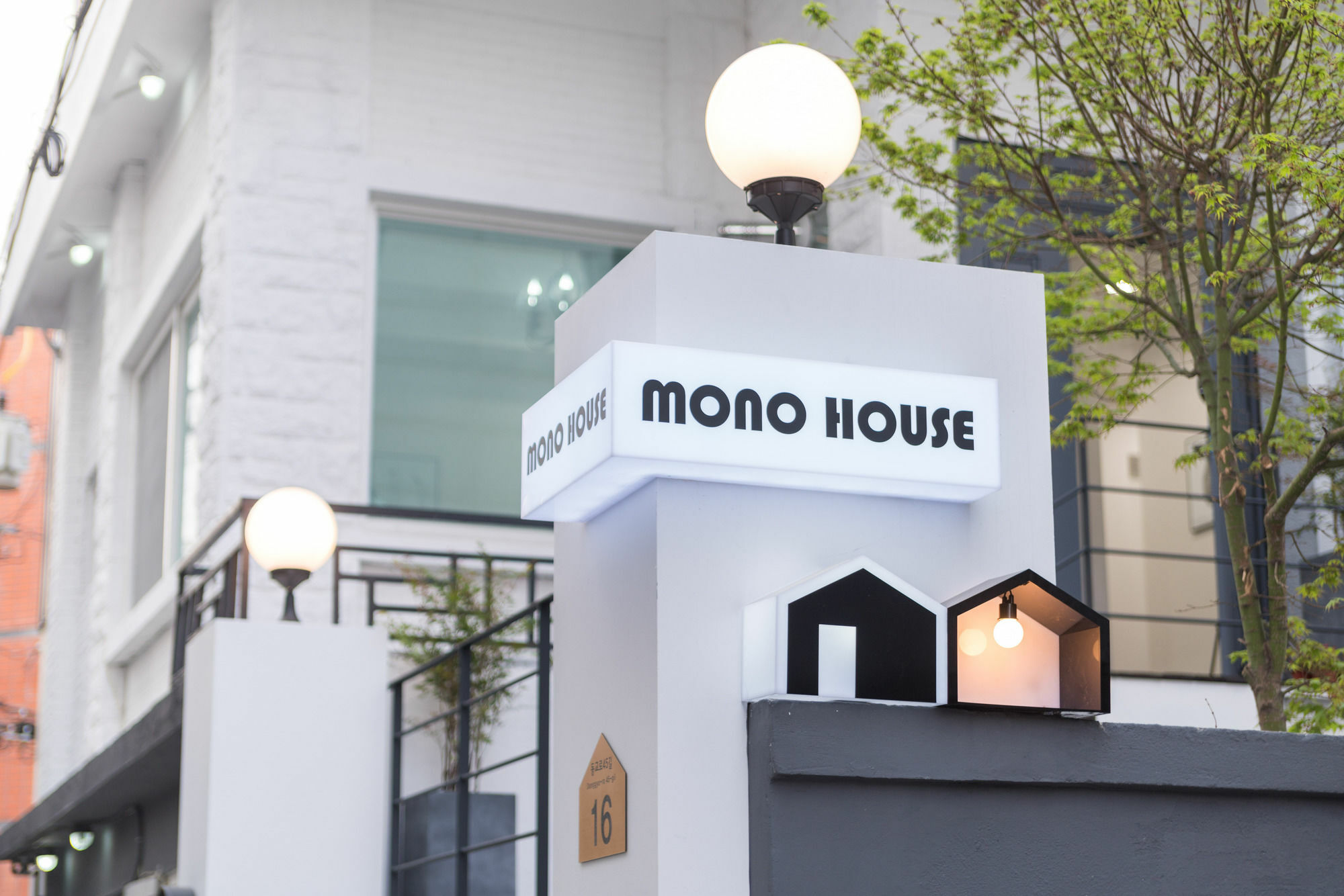 Отель Mono House Hongdae 2 Сеул Экстерьер фото